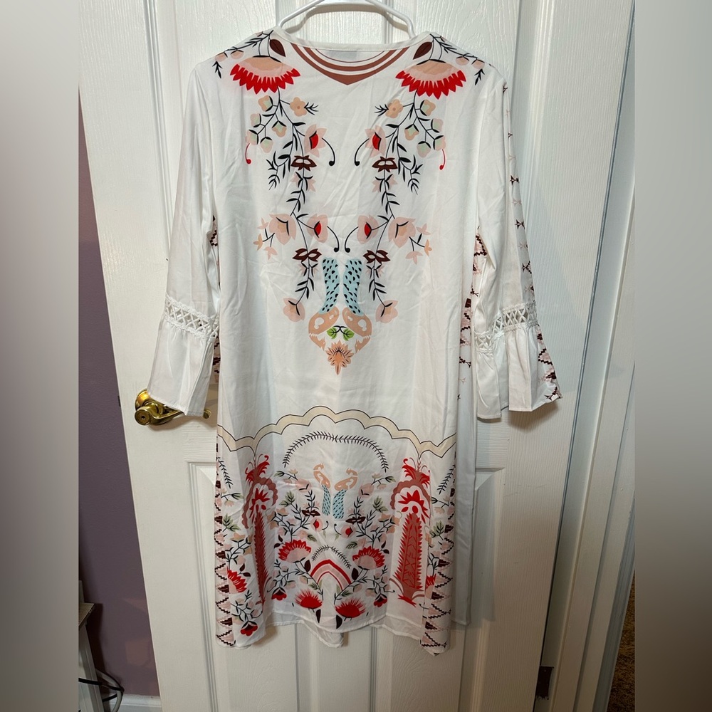 Abela Story + Co Large NWOT White Mini Dress With Lace Details & Colorful Floral - Picture 6 of 6